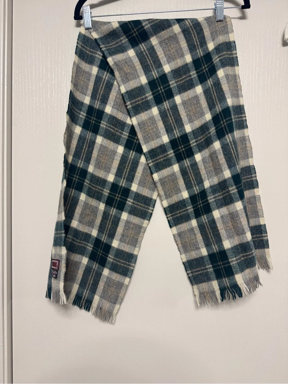 Classic wool Plaid Scarf in Green and Cream
